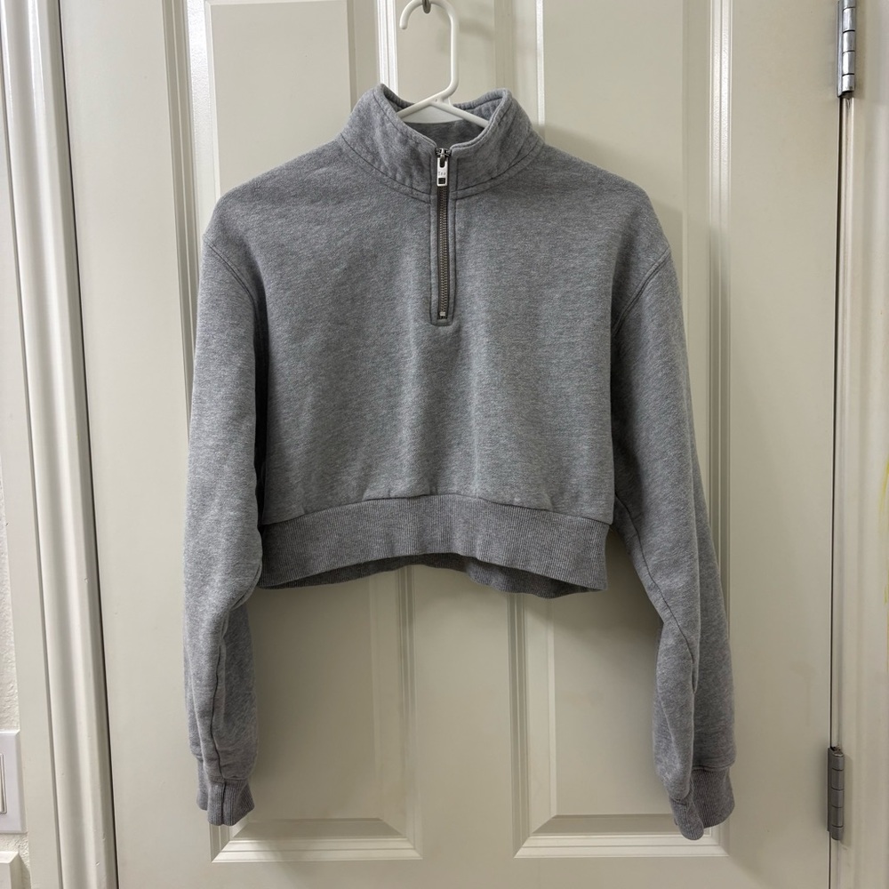 TNA Cozy Fleece Perfect Cropped Sweatshirt from Aritzia in Grey